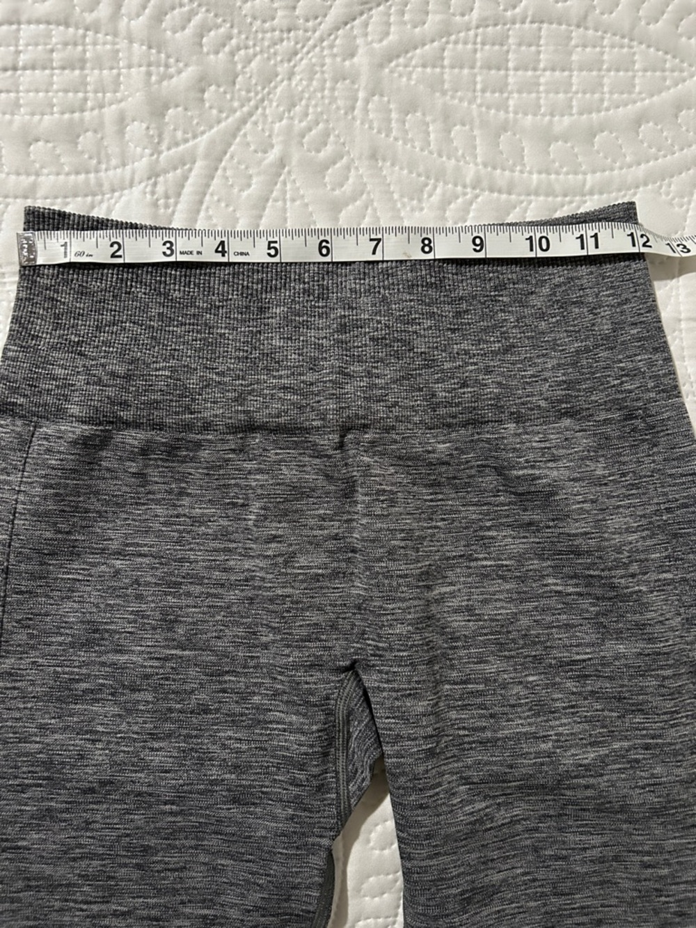 LULULEMON - Seamless Gray Ombre Leggings SZ: 8 - Picture 3 of 6